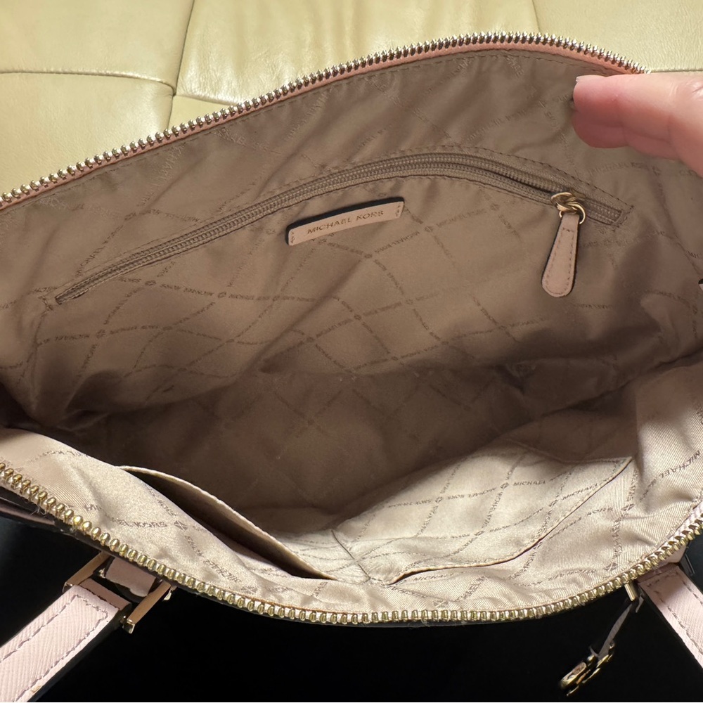 Michael Kors Blush Pink Tote Bag - Picture 6 of 11